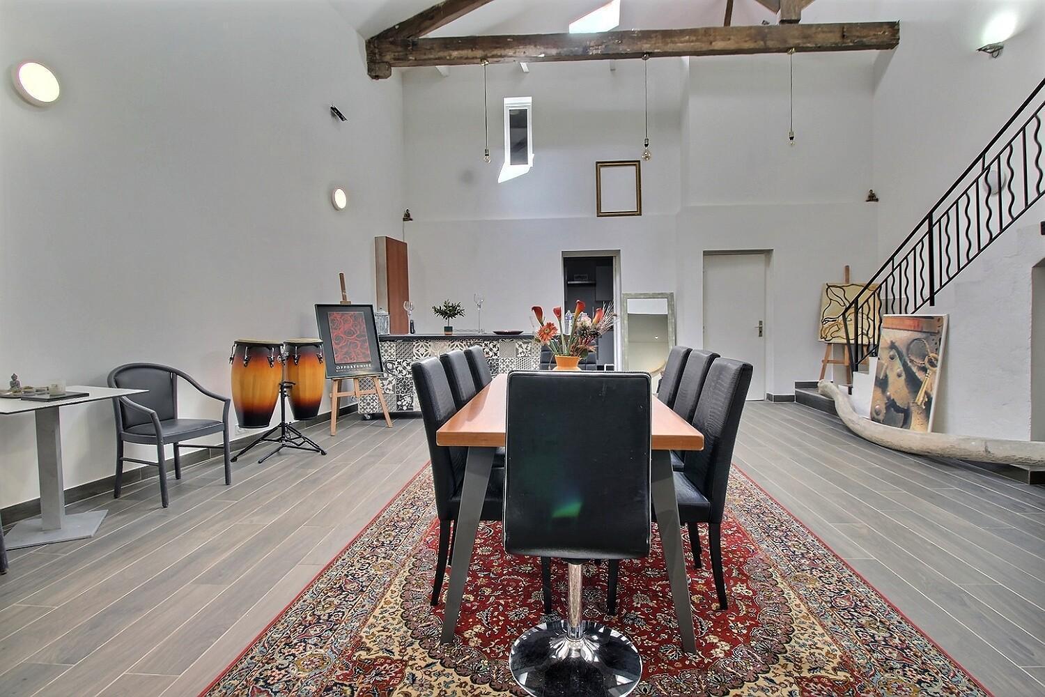 Le Monte Cristo Apartment *